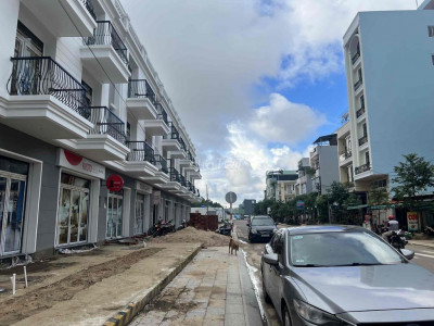 Bán nhà 4 tầng Trung tâm Quy Nhơn 4.5 tỷ