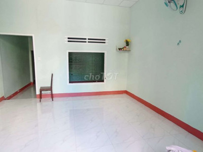 Nhà mặt tiền, 80m2, 2pn