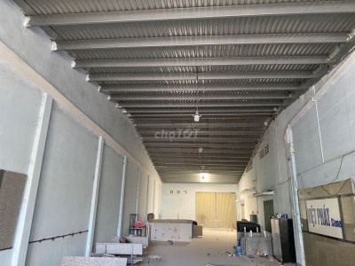 Cho thuê nhà đường Đào Tấn 200m2 ngang 7m