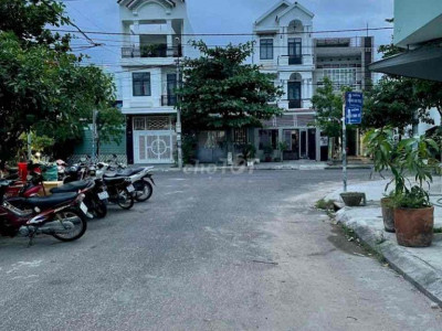 Nhà mặt tiền đường 12m tiện mở văn phòng cty