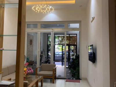 NHÀ NGUYÊN CĂN 3 TẦNG LÀM VĂN PHÒNG KINH DOANH