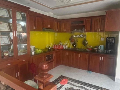 Gđ chuyển vào sg cần bán nhà 2 mặt tiền