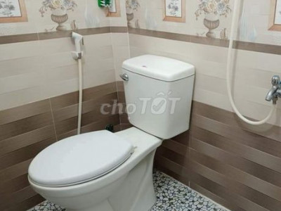 Bán nhà 4 tầng gần ngã 6 Ngô Mây diện tích lớn