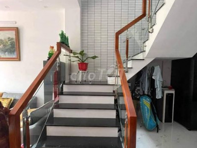 Bán nhà 3 tầng mặt tiền Nguyễn Thái Học giá 21 tỉ