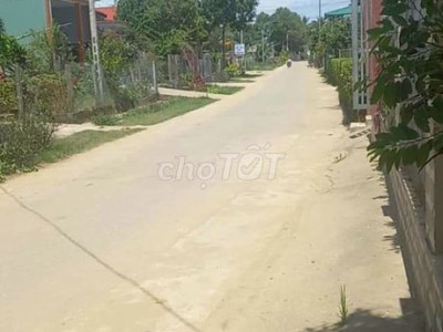 Bán nhà mặt tiền đường liên xã