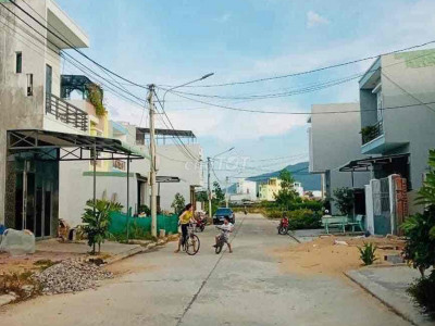 Lô đất đẹp ngay trường ĐH Quang Trung gần chợ Dinh