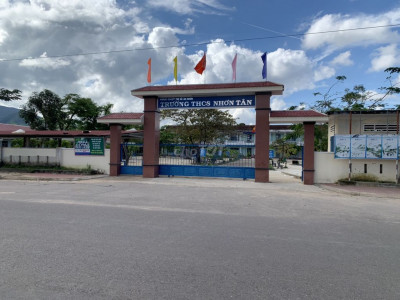 Chính chủ gửi bán đất đối diện trườngTHCS Nhơn Tân