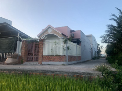 Nhà cấp 4 đẹp, mới xây, 02 mặt tiền, 110 m2