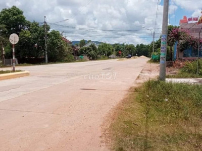 CẦN BÁN NHÀ + ĐẤT MẶT TIỀN ĐƯỜNG 2 CHIỀU (CÁCH QL 1A 500M)