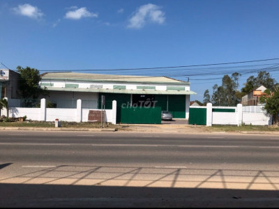 Trả nợ gấp, bán kho mặt tiền QL19 2000m2 Bình Định