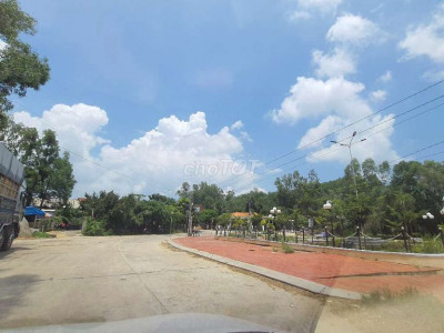 Tôi cần bán gấp miếng 150m2 full thổ đối diện xưởng may Mỹ Tài, B.Định