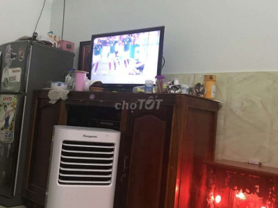 Nhà ở 100m2 đẹp mới đối diện sânbanh kiều huyên, gần chợ tiện buôn bán