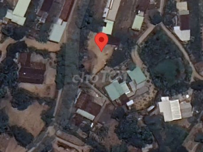 EM CẦN BÁN LÔ ĐẤT TRƯỚC NHÀ.