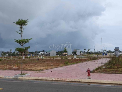 Đấ sổ đỏ gần trung tâm thi xã.