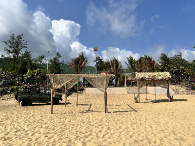 Bán nhà mặt tiền đường nhựa, 7m ngang bề thế, sát biển Hoài Hải