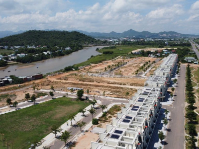 Cần bán đất nền có sổ, mặt tiền quốc lộ