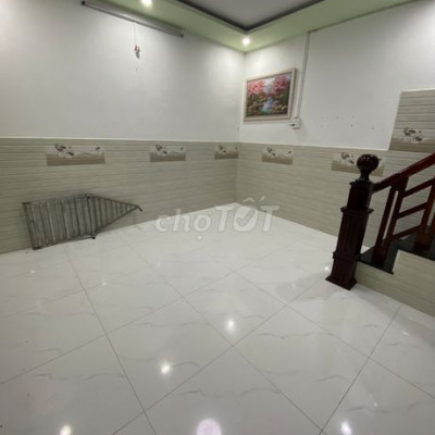 Cho thuê nhà 2 tầng hẻm Trần Hưng Đạo giá 4 triệu