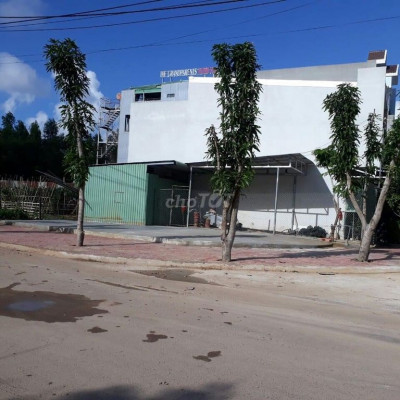 Cho thuê lô góc ngả tư Bạch Đằng Quy Nhơn 80m2
