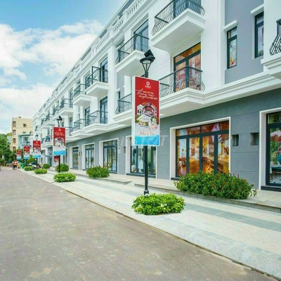 Bán nhà phố 1 Trệt 3 Lầu XD đồng bộ TTTP Quy Nhơn