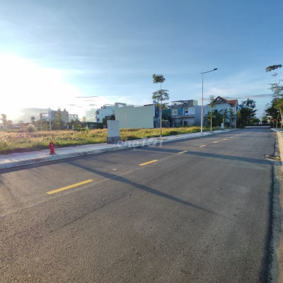 LÔ ĐẤT HƯỚNG ĐÔNG LIỀN KỀ QUẢNG TRƯỜNG LA HÀ