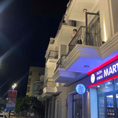 bán nhà 4 tầng trung tâm Quy Nhơn giá 4 tỷ 5