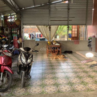 Bán gấp nhà có sổ đỏ chính chủ