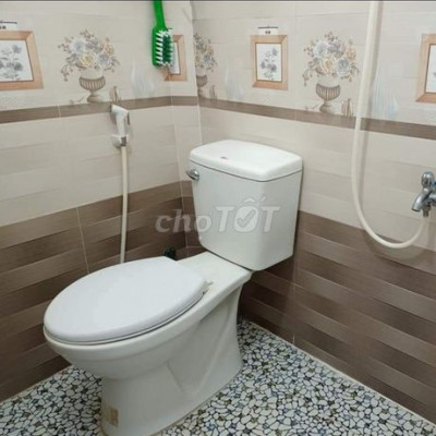 Bán nhà 4 tầng gần ngã 6 Ngô Mây diện tích lớn