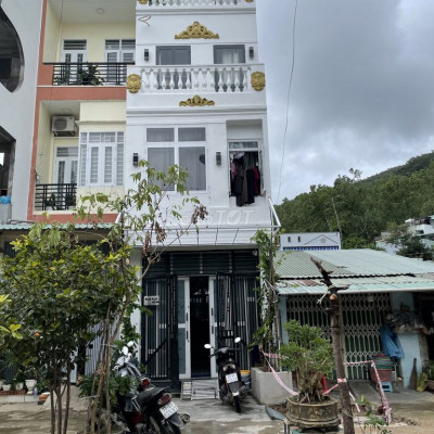 NHÀ 2 MẶT TIỀN ĐƯỜNG BÙI ĐIỀN THÀNH PHỐ QUY NHƠN