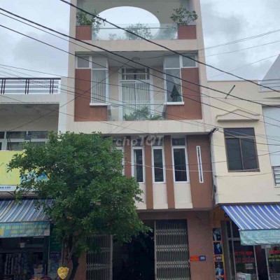 Siêu phẩm nhà măt tiền 5m5 nở hậu rộng sát chợ