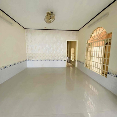 Mặt bằng kinh doanh 200m2 mặt tiền Nguyễn Lữ 21tr