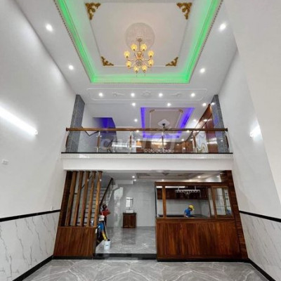 Bán nhà 4 tầng mặt tiền Hoàng Văn Thụ giá 6,9 tỉ