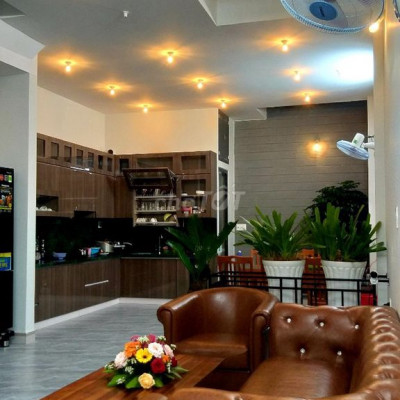 Bán Nhà Mặt Tiền 4 Tầng Kiên Cố Tại Phố Biển QN