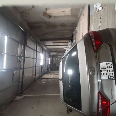 Cho thuê mặt bằng  300m2 mặt tiền Trần Hưng Đạo