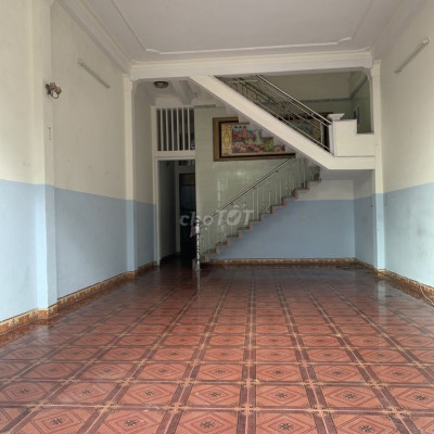 Cho thuê nhà 3 lầu 6pn đường Dã Tượng Qnhon