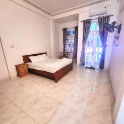 Nhà mặt tiền full nội thất 2 lầu Cần Vương 4pn