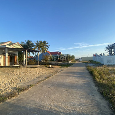 Bán đất thổ cư 100%  ngay khu dân cư đông đúc.