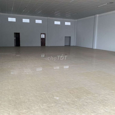 Cho thuê mặt bằng kinh doanh 250m2 bến xe Quy Nhơn