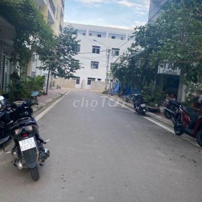 Đất mặt tiền đường D8, DT 54m2(4x13,5m), hướng TN