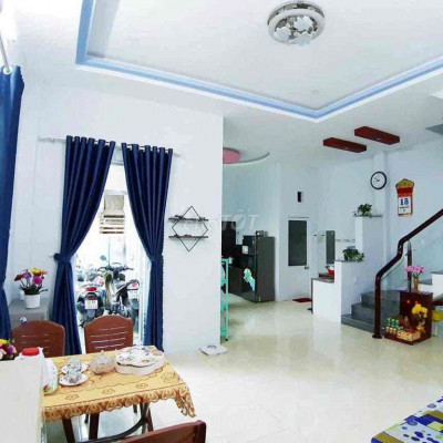 nhà hẻm 83/3 nguyễn lữ . 2 mê .1pk1 bếp . 2pn ..