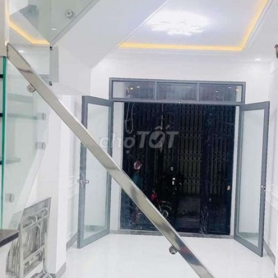 Bán nhà 3 tầng hẻm rộng cạn Nguyễn Thái Học 2,6 tỉ