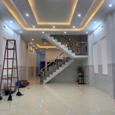 Chính chủ cần bán nhà mới xây dt 97m2 .