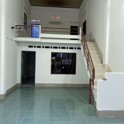 - Cho thuê nhà DT 60m², 2PN, Mặt tiền gần Đống Đa