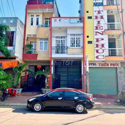 bán nhà mặt tiền vị trí kinh doanh. gần chợ + biên