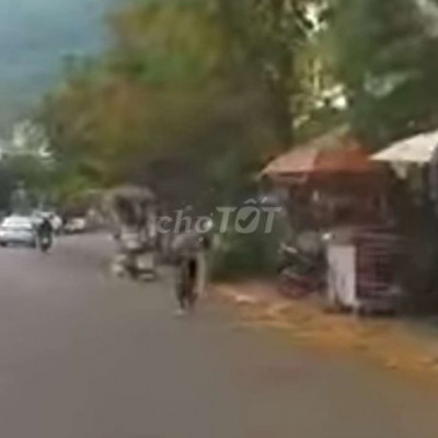 Bán lô đất  hẻm Lạc Long Quân giá 680 triệu