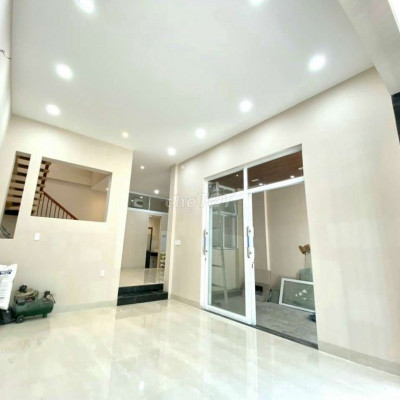 Cho thuê nhà 4 tầng mới gần siêu thị Coop Mart