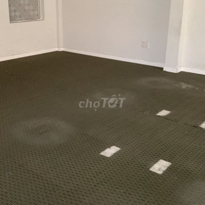 Cho thuê nhà góc Ngả 4 Trần Hưng Đạo sầm uất 270m2