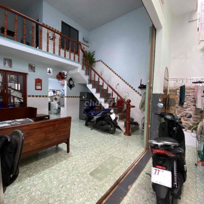 Cho thuê nhà nguyên căn hẻm xe hơi, trung tâm TP.