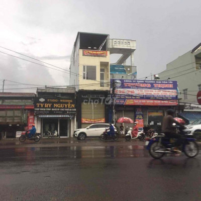 Cho thuê nhà mặt tiền nguyên căn ngã 3 phú tài