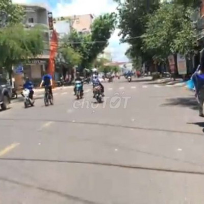 Bán nhà gác lỡ hẻm cạn rộng Tăng Bạt Hổ