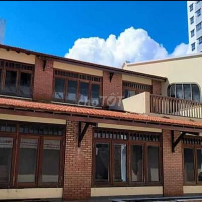 Cho thuê MB Nguyễn Thái Học 700m2 ngang 20m